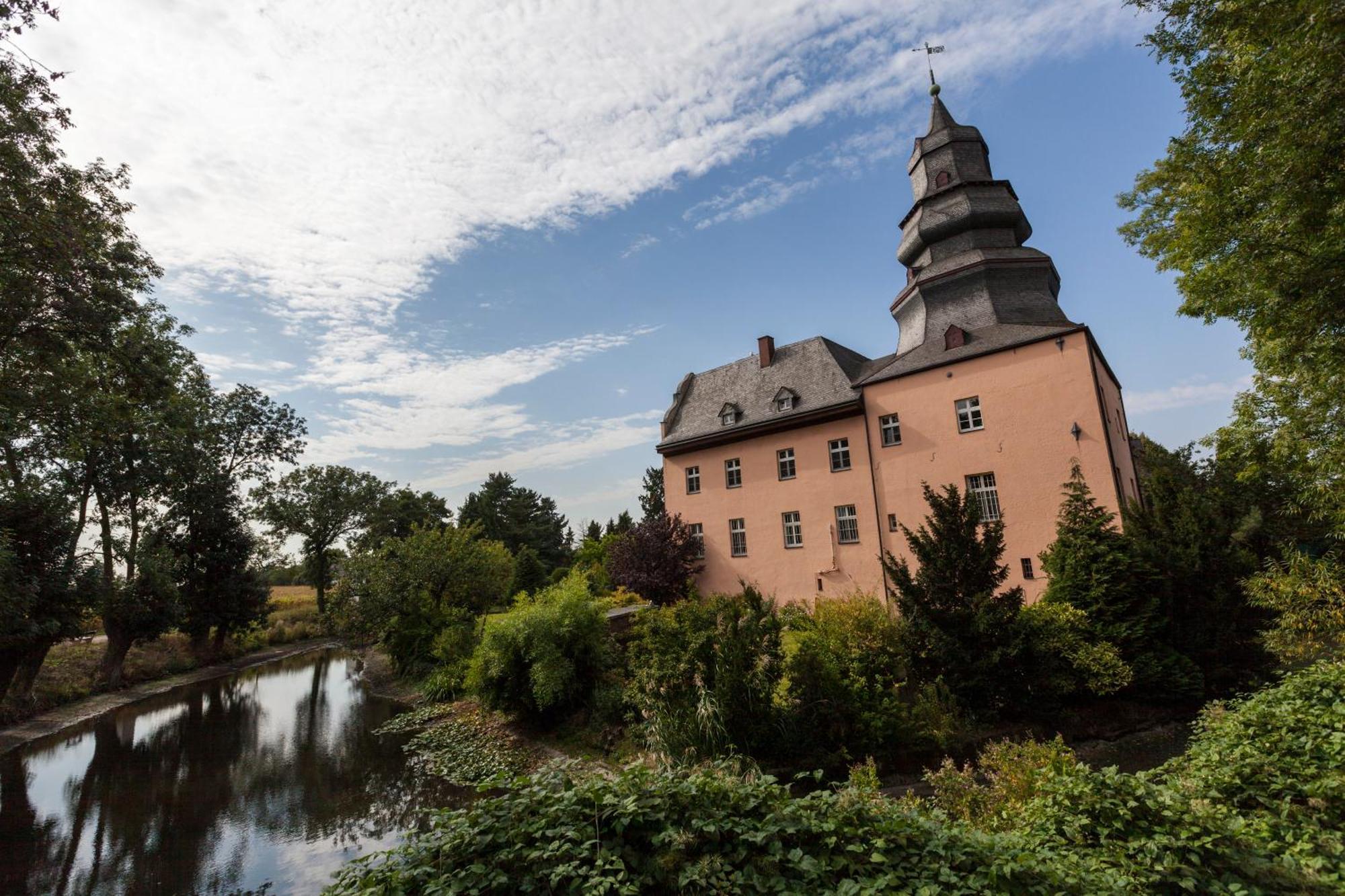 Gut Dyckhof Hotel Meerbusch Exterior photo