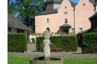 Gut Dyckhof Hotel Meerbusch Exterior photo